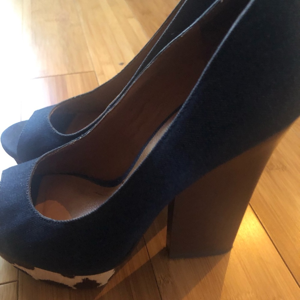 Stylish Denim Pump - image 4